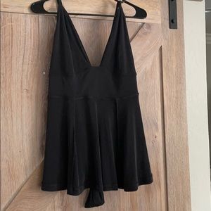 Black low cut flowy tank